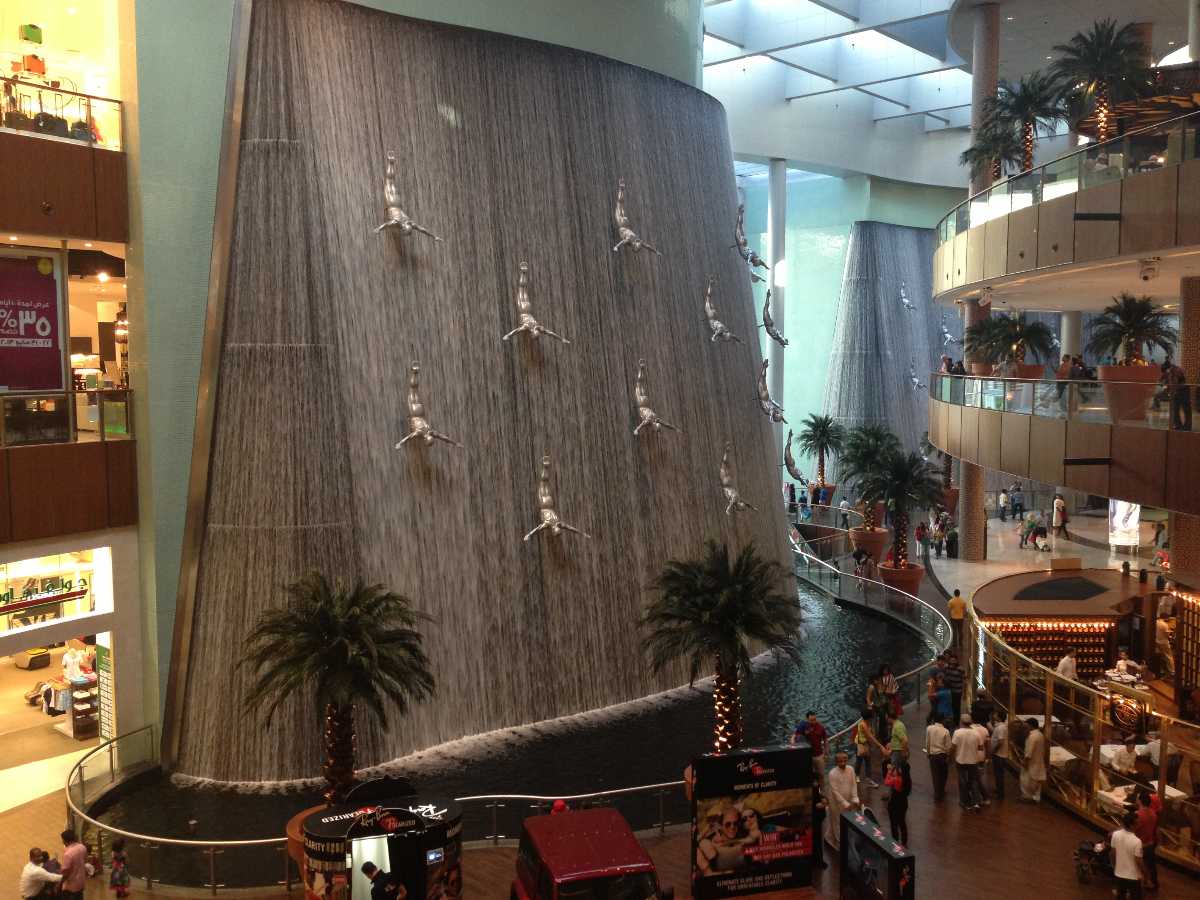 آبشارهای دبی(Dubai Waterfalls)
