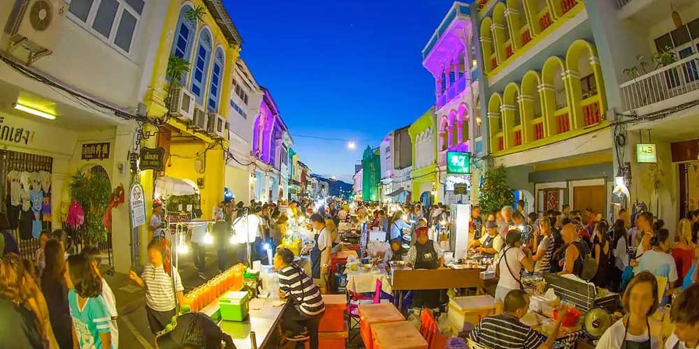 جاده تالانگ واقع شهر قدیم پوکت