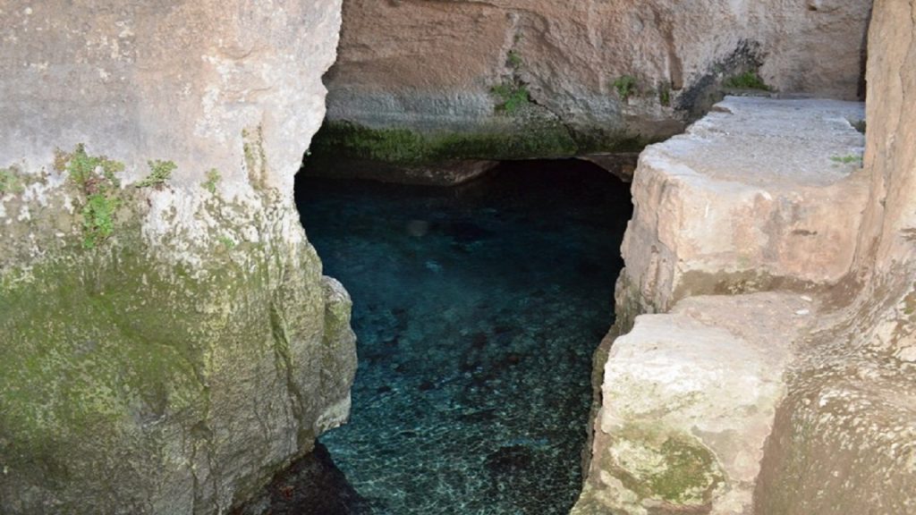 غارهای آبی آنتالیا
